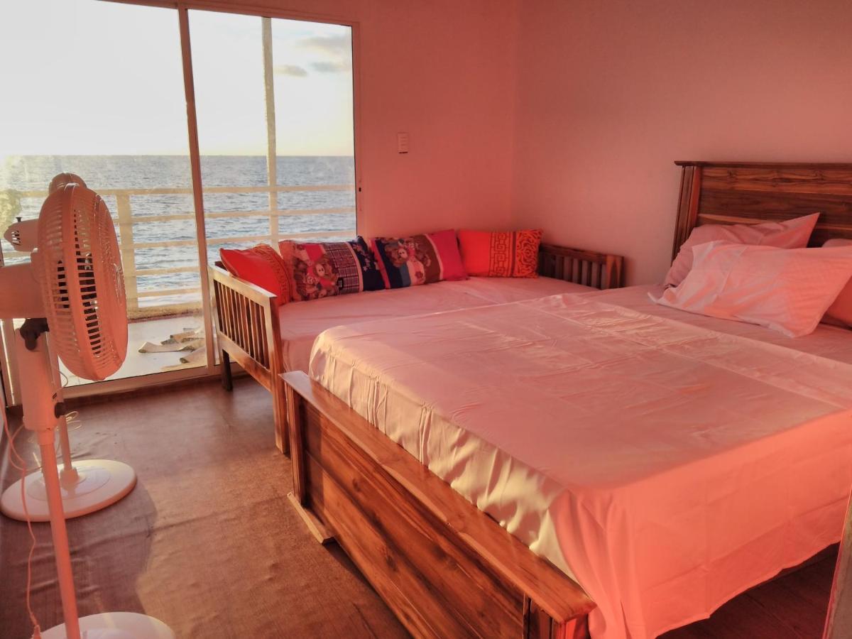 Donde Uriel Playa Tranquila Hotel *